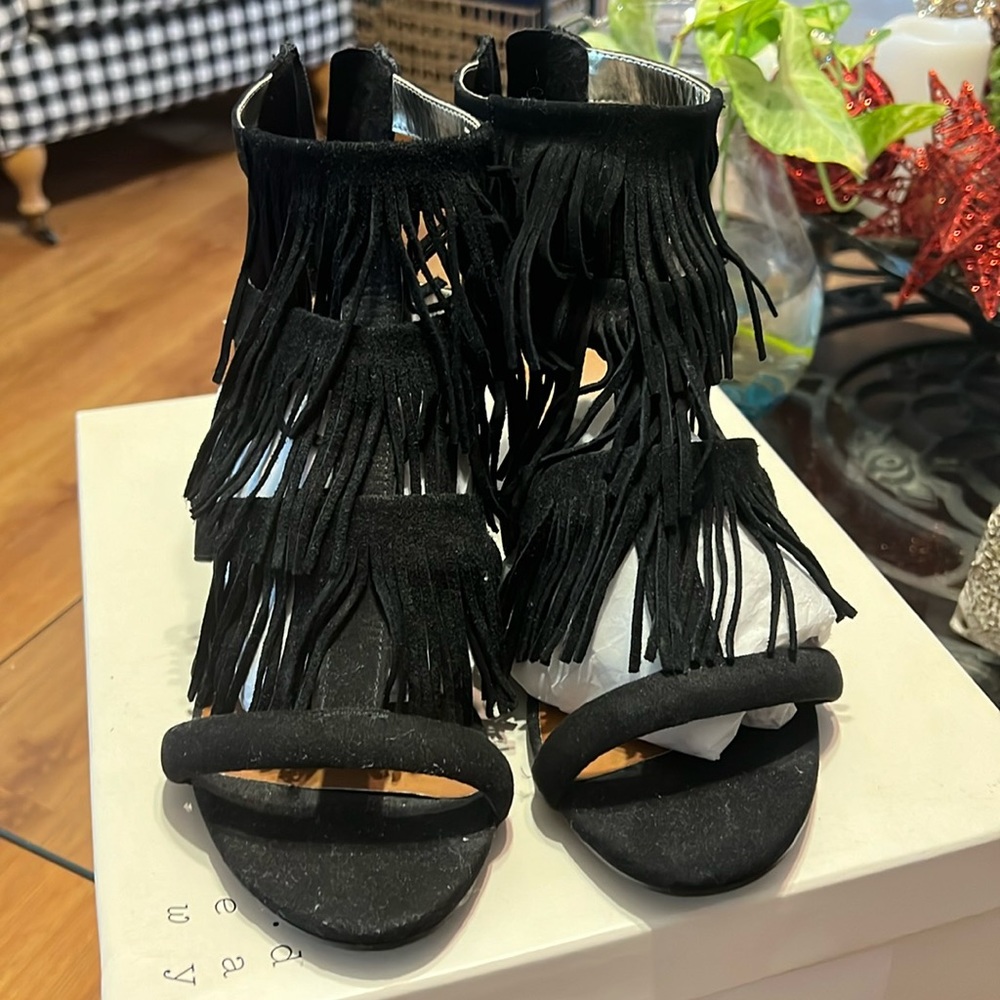 Beautiful Material Girl Dress Shoes, Size 10, new with tags